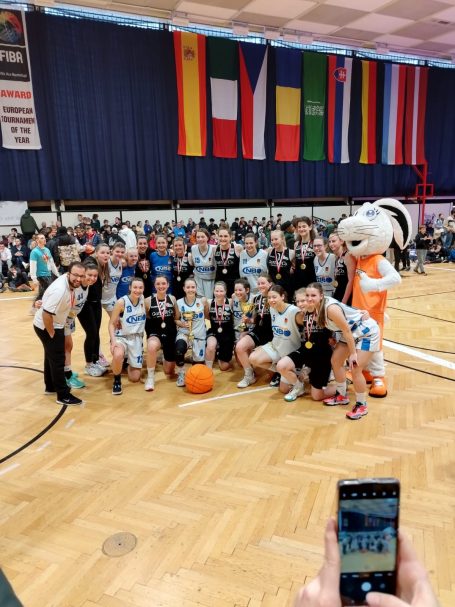 Unsere erste Damen und u18 erfolgreich beim internationalen Osterturnier in Wien!